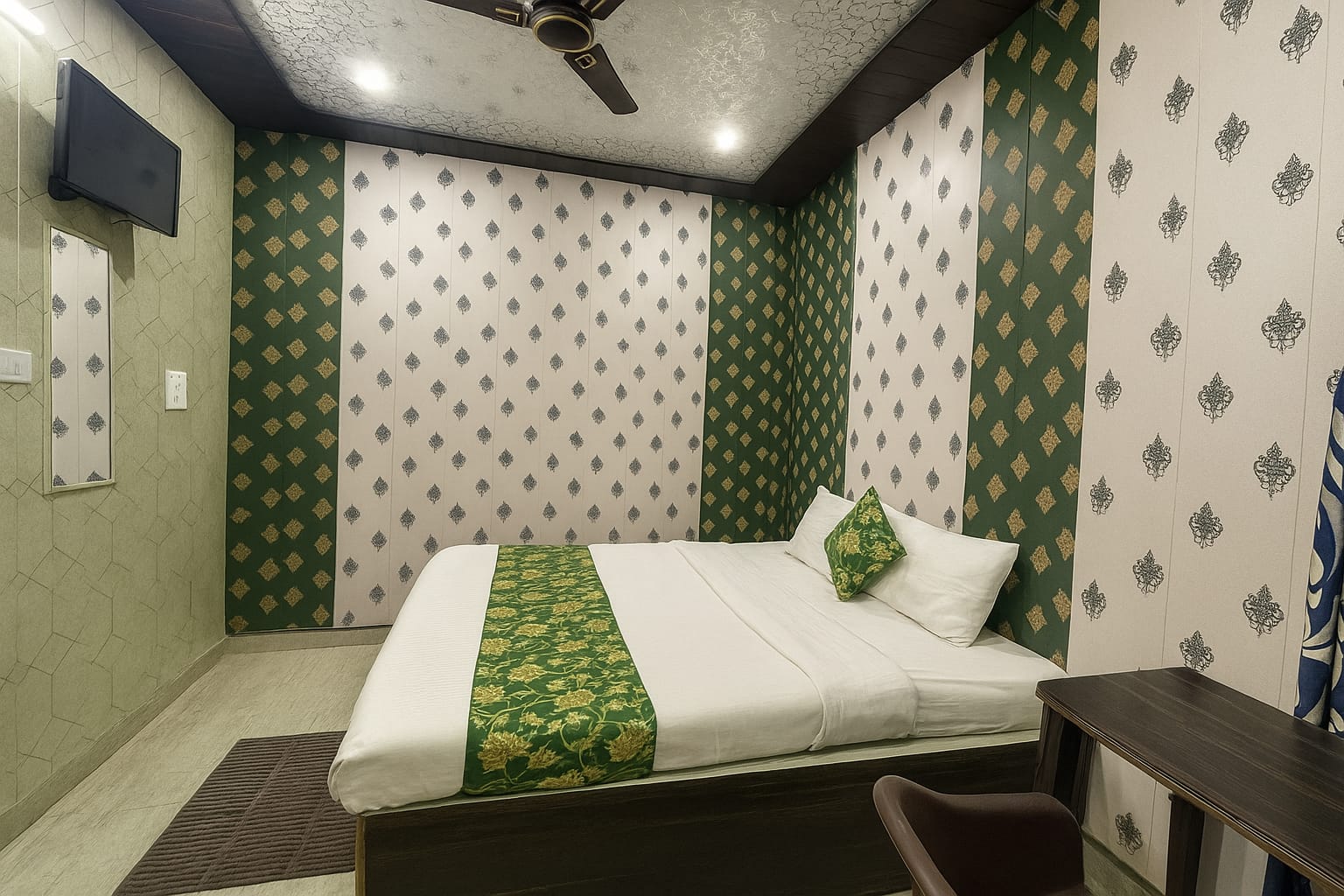 HOTEL SHIVAYY MAJESTIC - 3km from kashi vishwanath - Tap to explore photos
