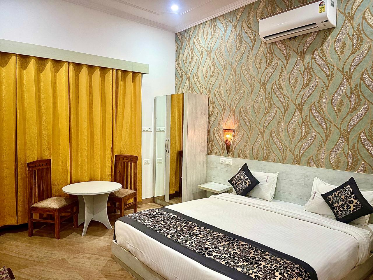 La Curcuma Homestay Khajuraho - Tap to explore photos