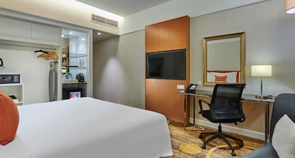 Pullman Kuala Lumpur City Centre Hotel and Residences Room Type - DELUXE ROOM, 1 King Size Bed