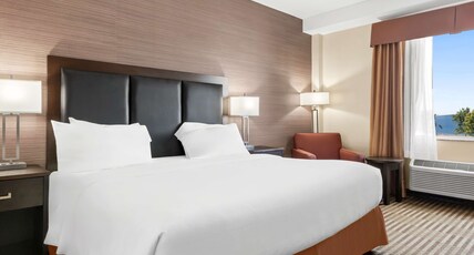 Best Western Plus Fergus Hotel Room Type - Accessible - 1 King, Mobility Accessible, Roll In Shower, Work Desk, Microwave And Refrigerator, Wi- Best Western Plus Fergus Hotel Room Type - Accessible - 1 King, Mobility Accessible, Roll In Shower, Work Desk, Microwave And Refrigerator, Wi-