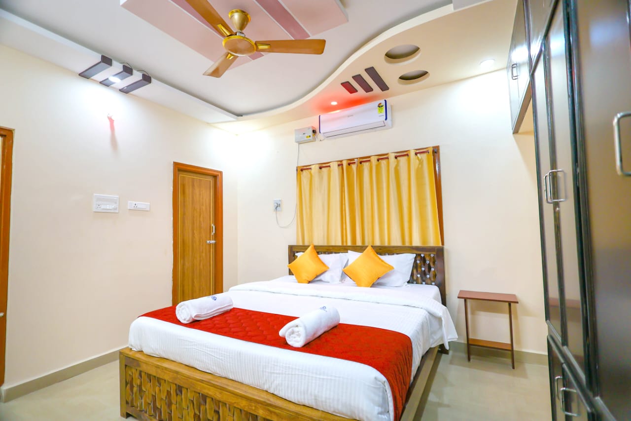Akkshara Stay Inn Homestay - Tap to explore photos