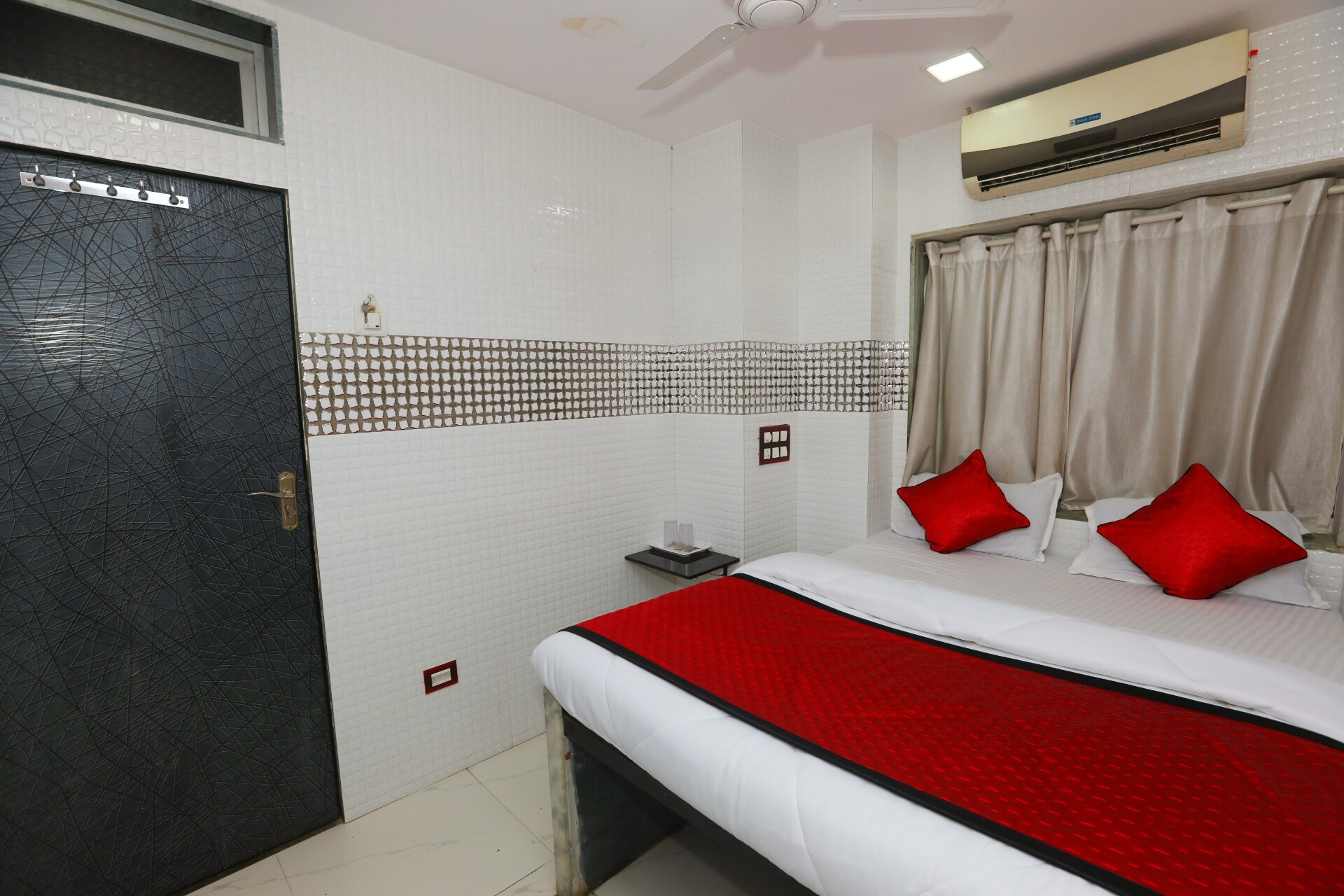 Hotel Janata - Tap to explore photos