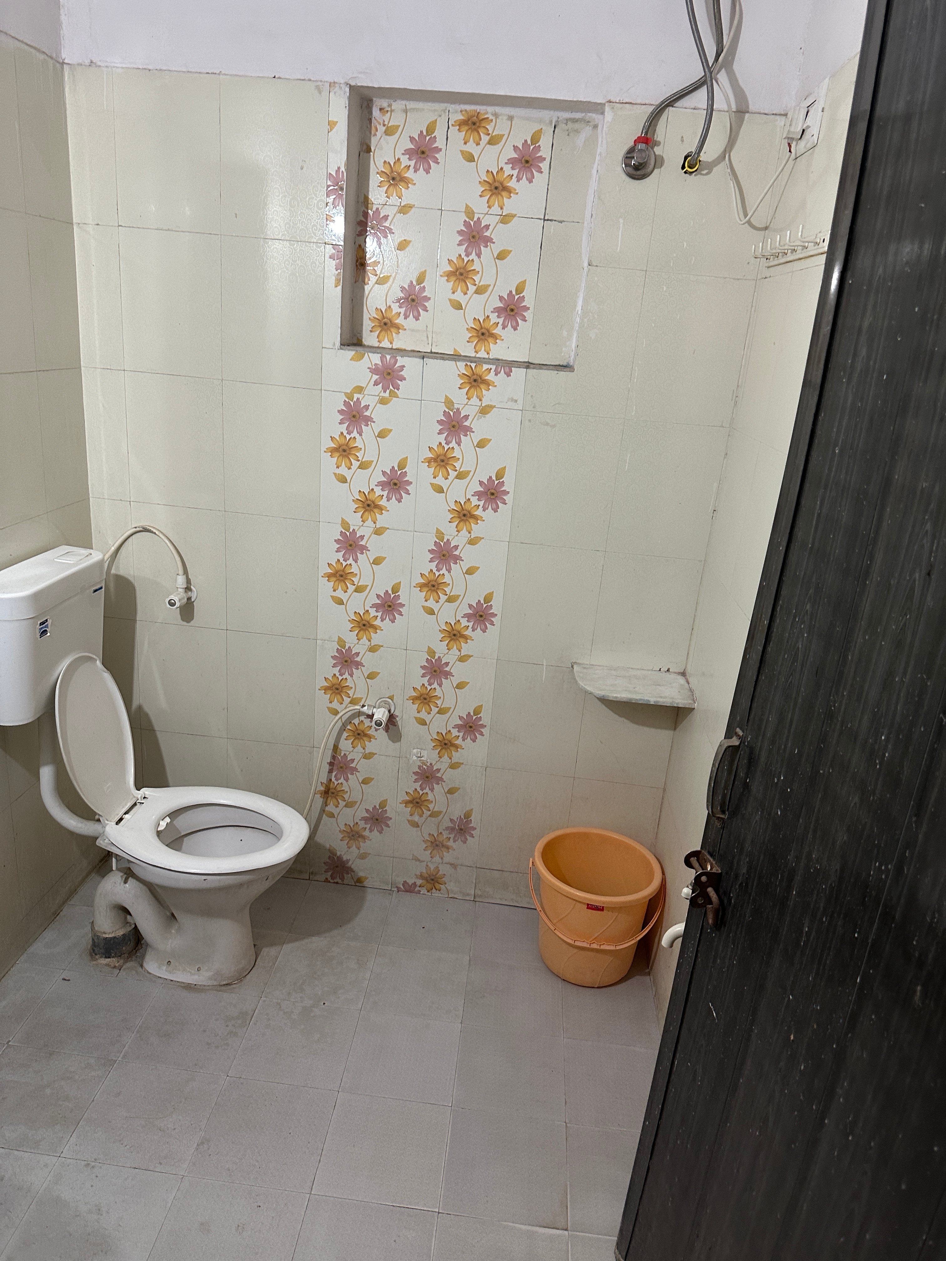 India Guest House - Tap to explore photos
