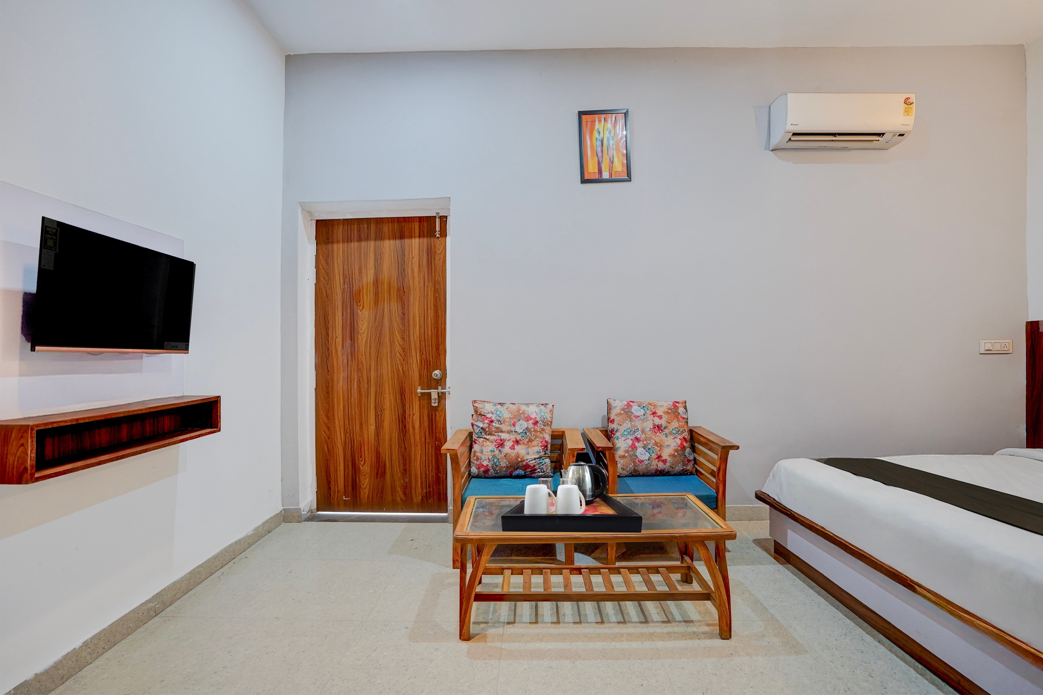 Hotel O Greater Noida West Link Road Formerly Advent - Tap to explore photos