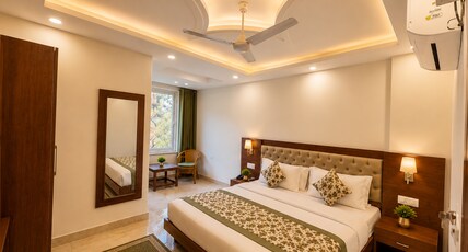 Sitara Premium Dhakad Gold near Lakshman jhula Room Type - King Room With Mountain View