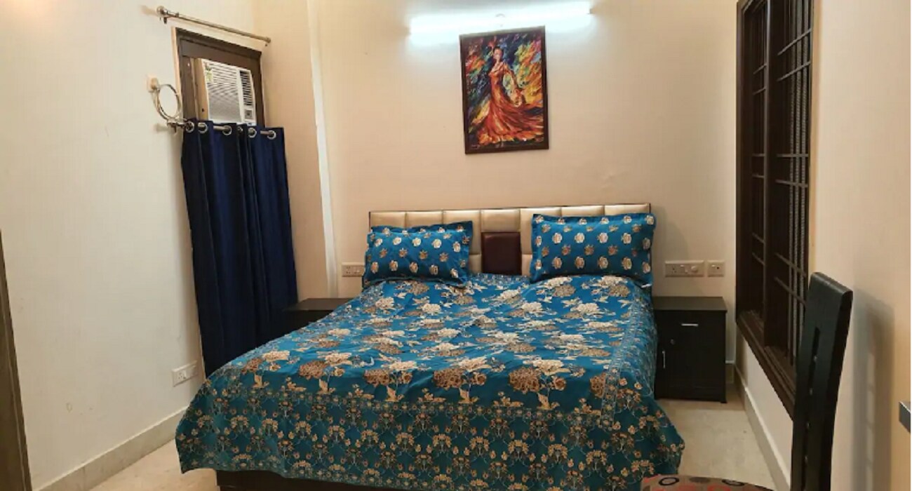 Ultra Luxurious Spacious 4 BHK Apartment - Tap to explore photos