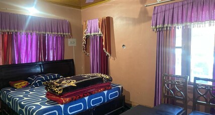 Royal Bird Guest House Room Type - family room