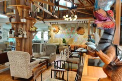 The Hangout Lodge, Lounge and Spa