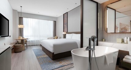 Grand Mercure Changzhou Luoxi Room Type - Deluxe Room, 1 King Size Bed