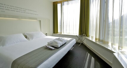 Mercure Nerocubo Rovereto Room Type - Panoramic Superior Room with 1 king-size bed