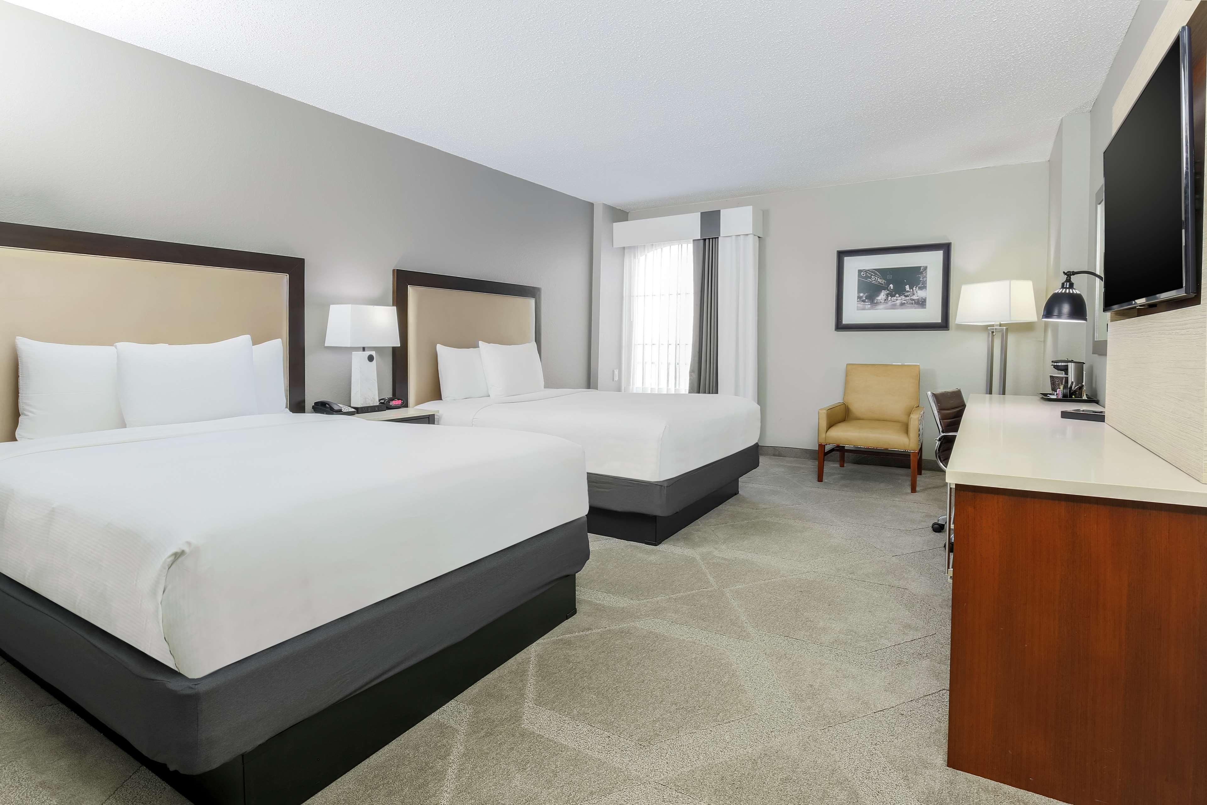 DoubleTree by Hilton Austin - University Area - Tap to explore photos