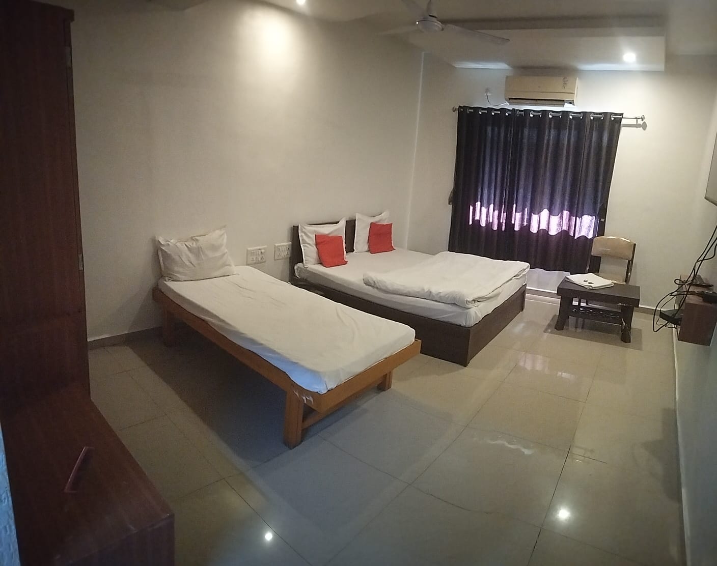 Hotel Krishna - Tap to explore photos