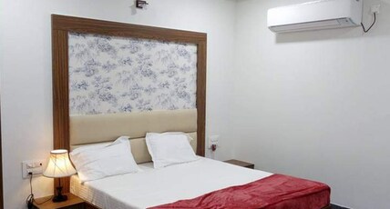 Hotel Sai Bhagwati Room Type - Deluxe Room
