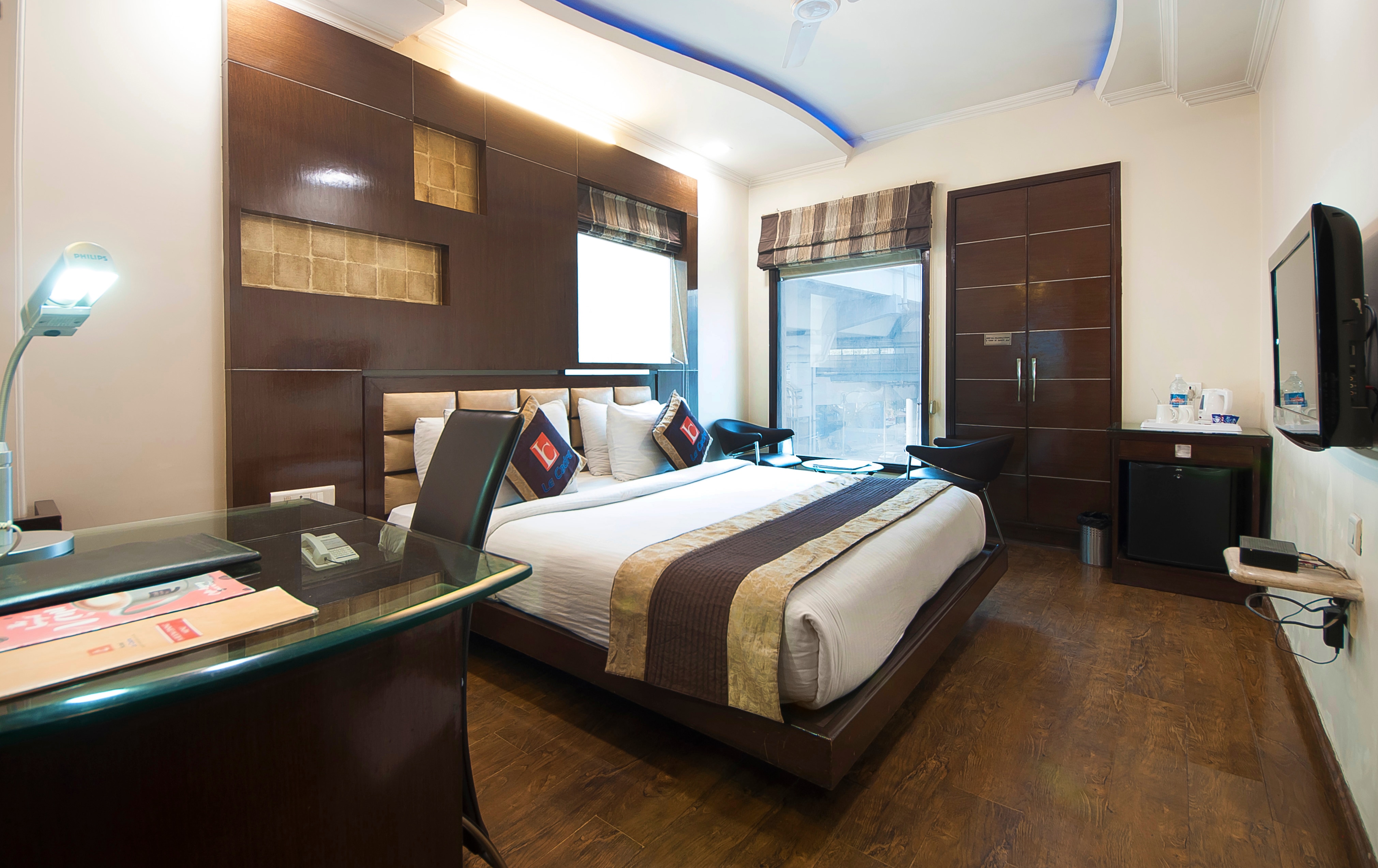 Hotel Le Cadre Near Nehru Place - Tap to explore photos