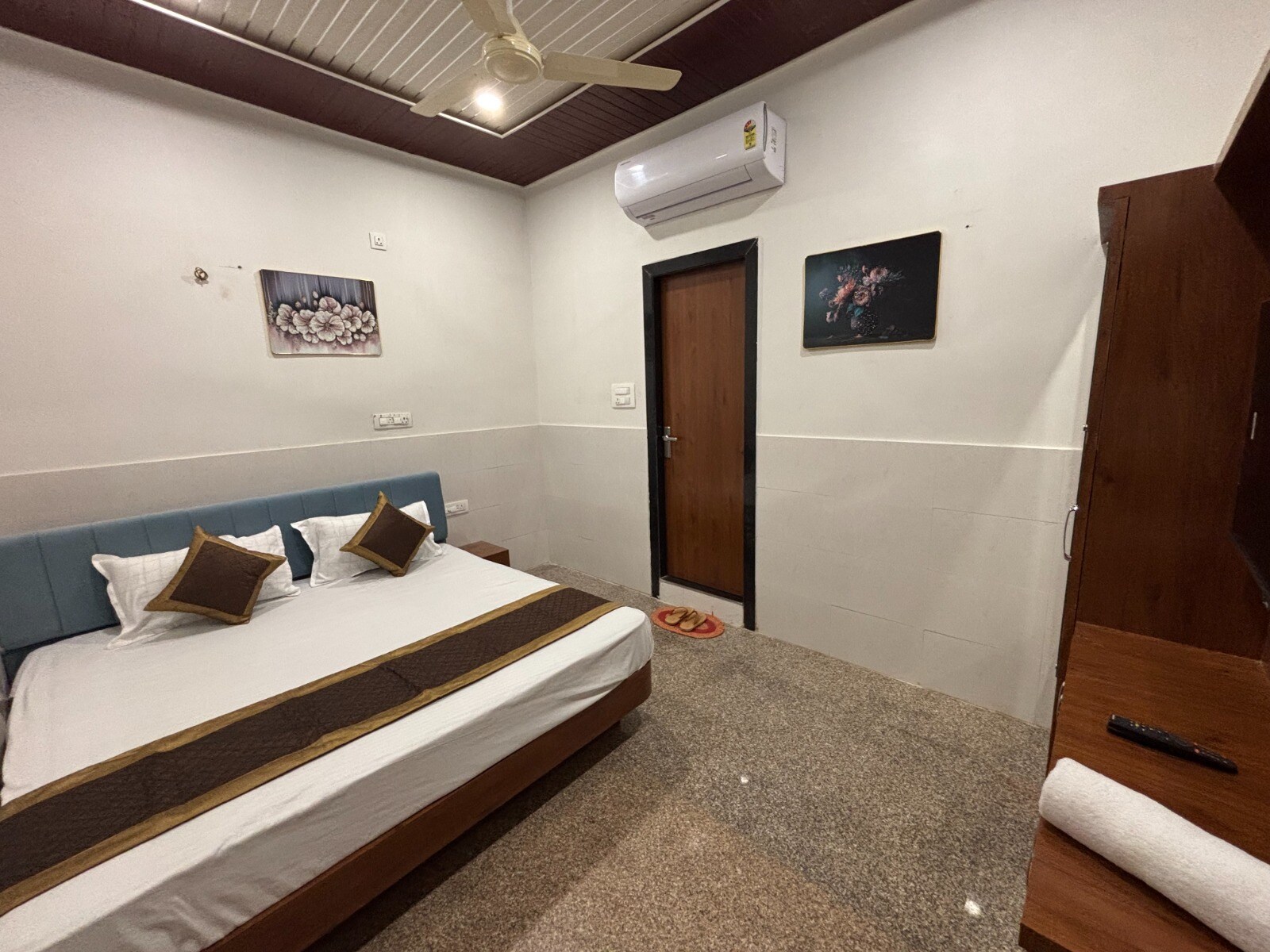 Hotel Shivaay and Guest House. - Tap to explore photos
