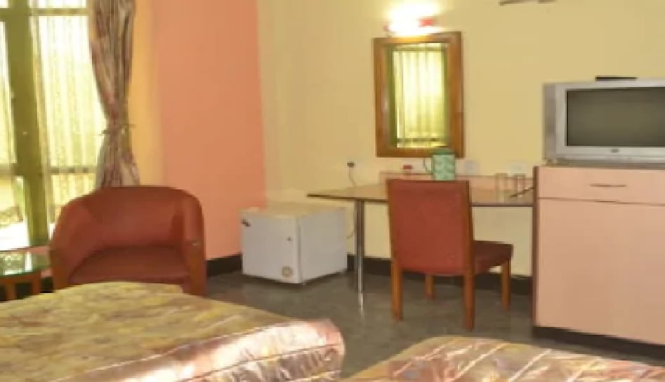 Hotel Vickey - Tap to explore photos