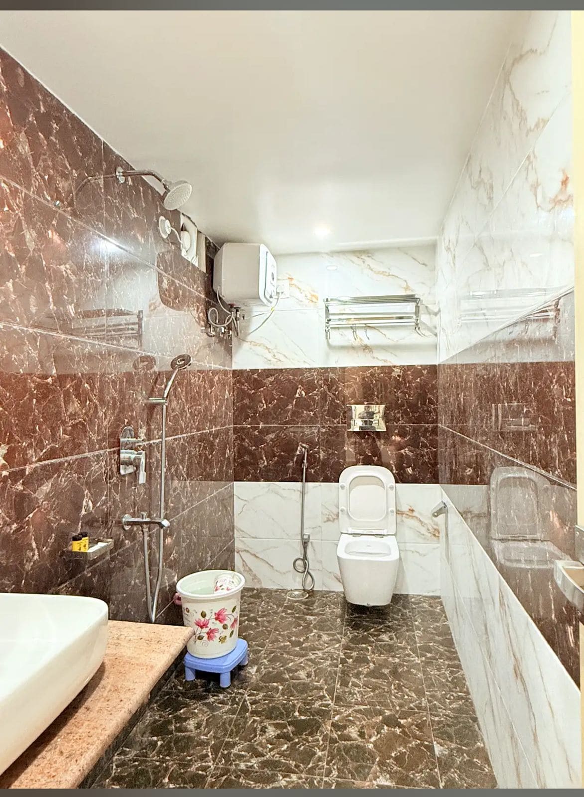 Hotel Mangalam - Tap to explore photos