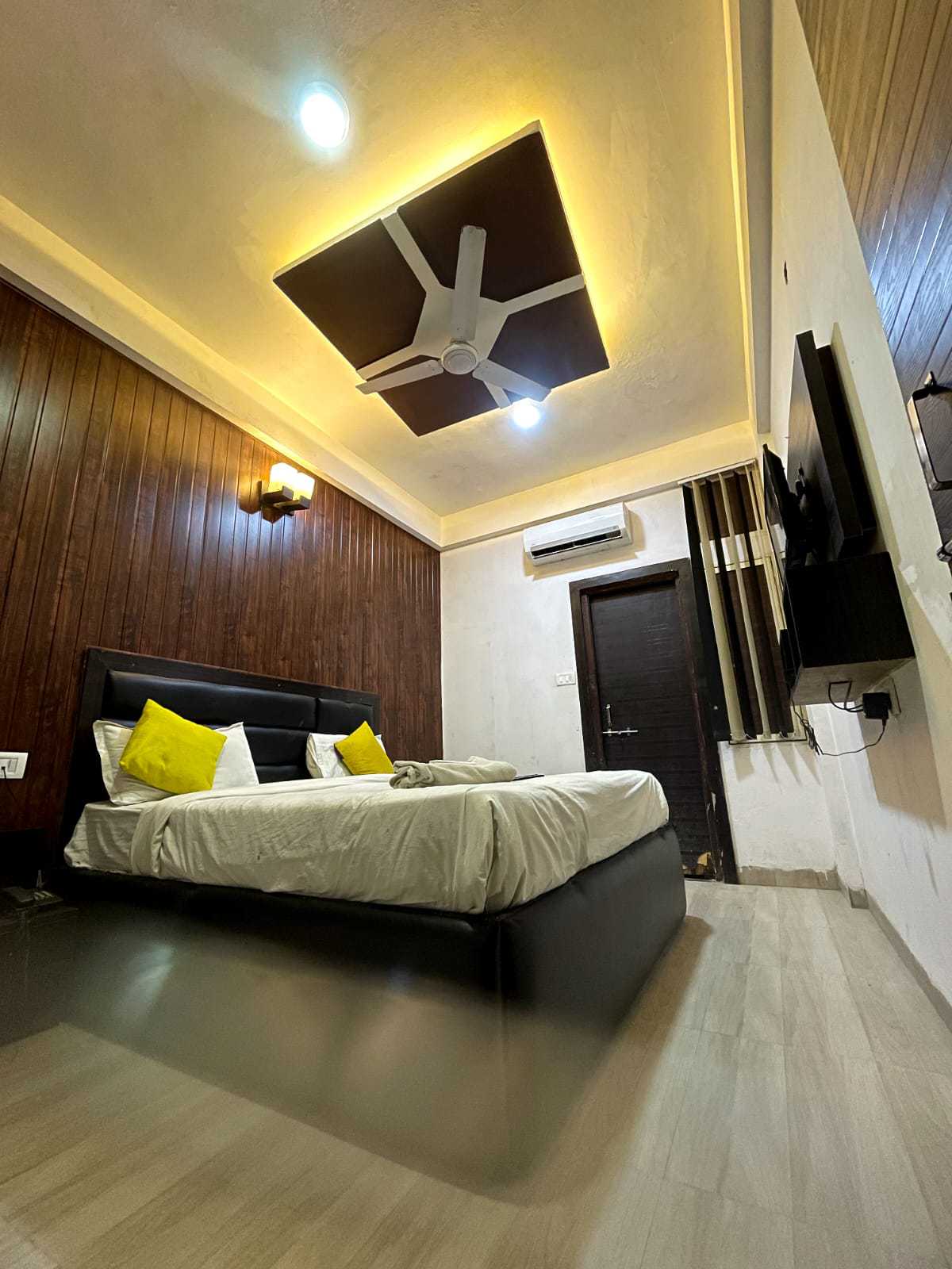 Hotel O The samar Residency - Tap to explore photos