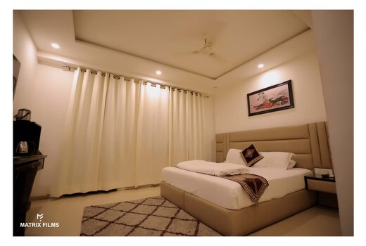Hotel Bliss