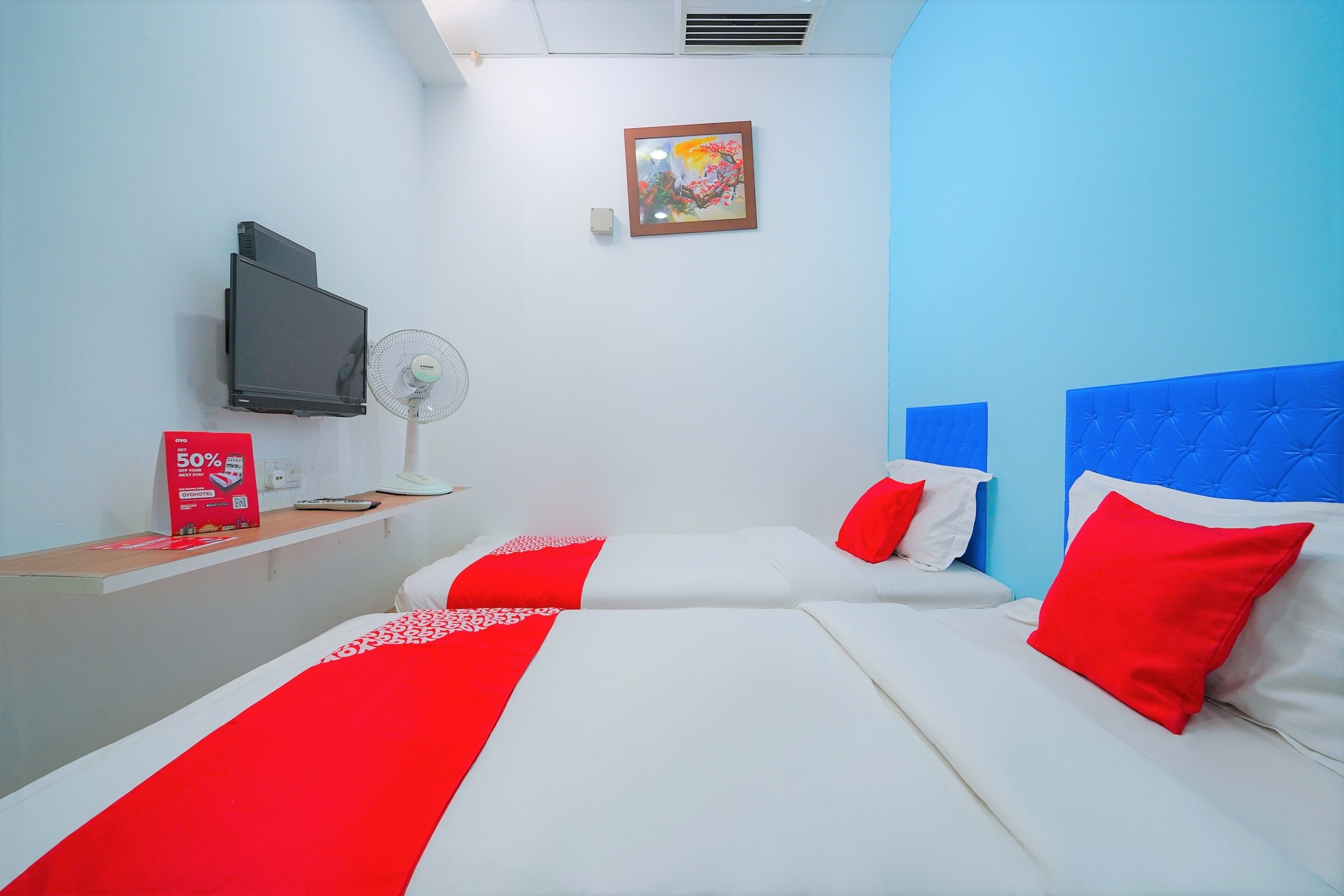 Hotel O V Stay Guesthouse - Tap to explore photos