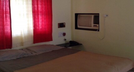 Hotel Shreyas Room Type - Small Double Bed Room