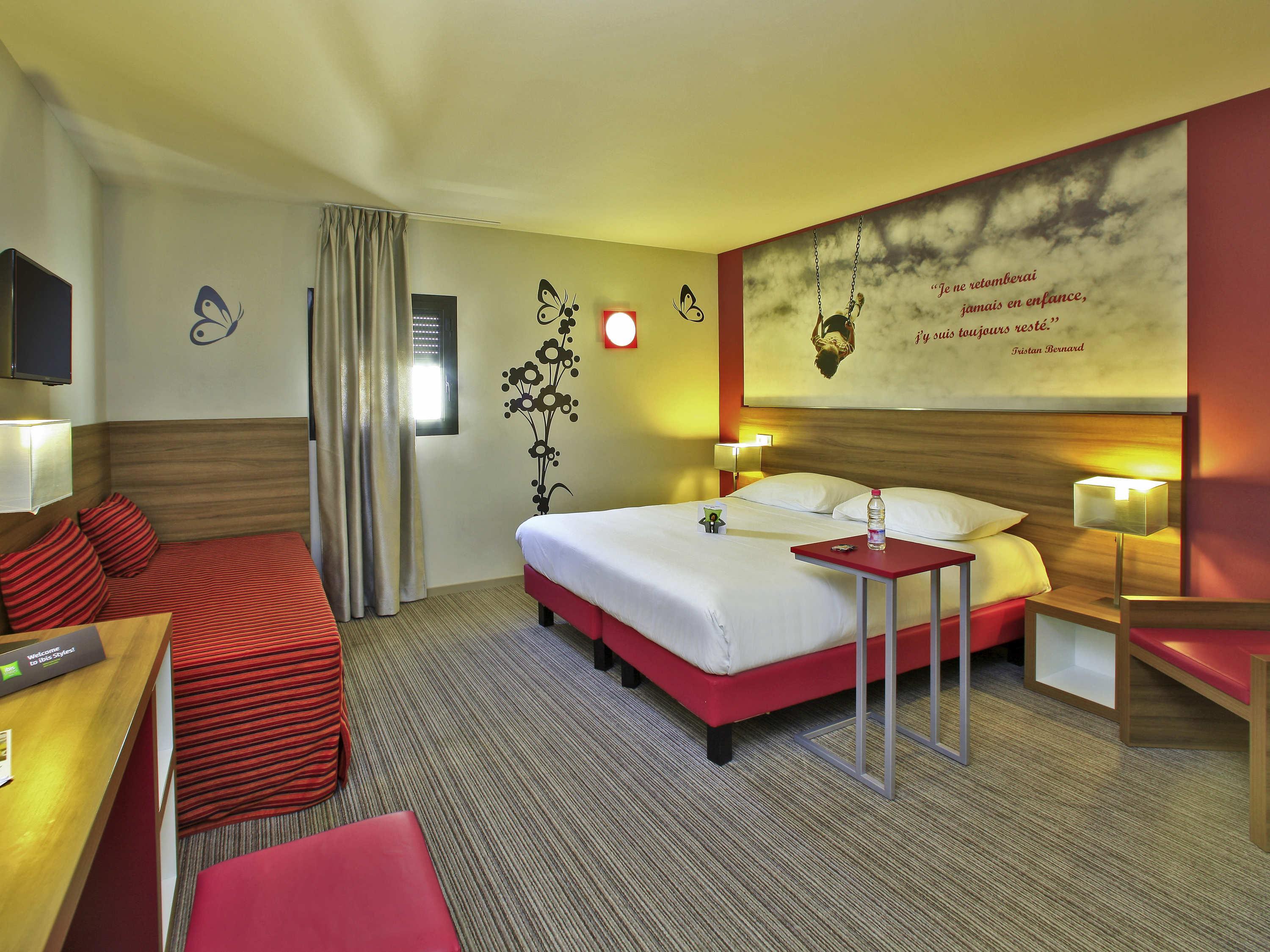 ibis Styles Castres - Tap to explore photos