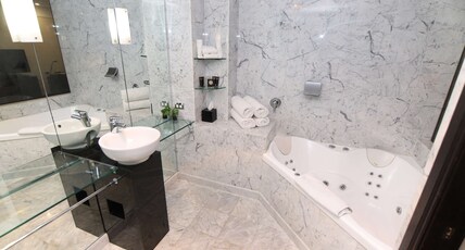 Best Western Plus Goulburn Room Type - 1 King Bed, Non-Smoking, Executive Room, Jetted Tub, Ground Floor