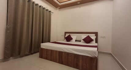 Vamika palace Room Type - Quadruple  room 3