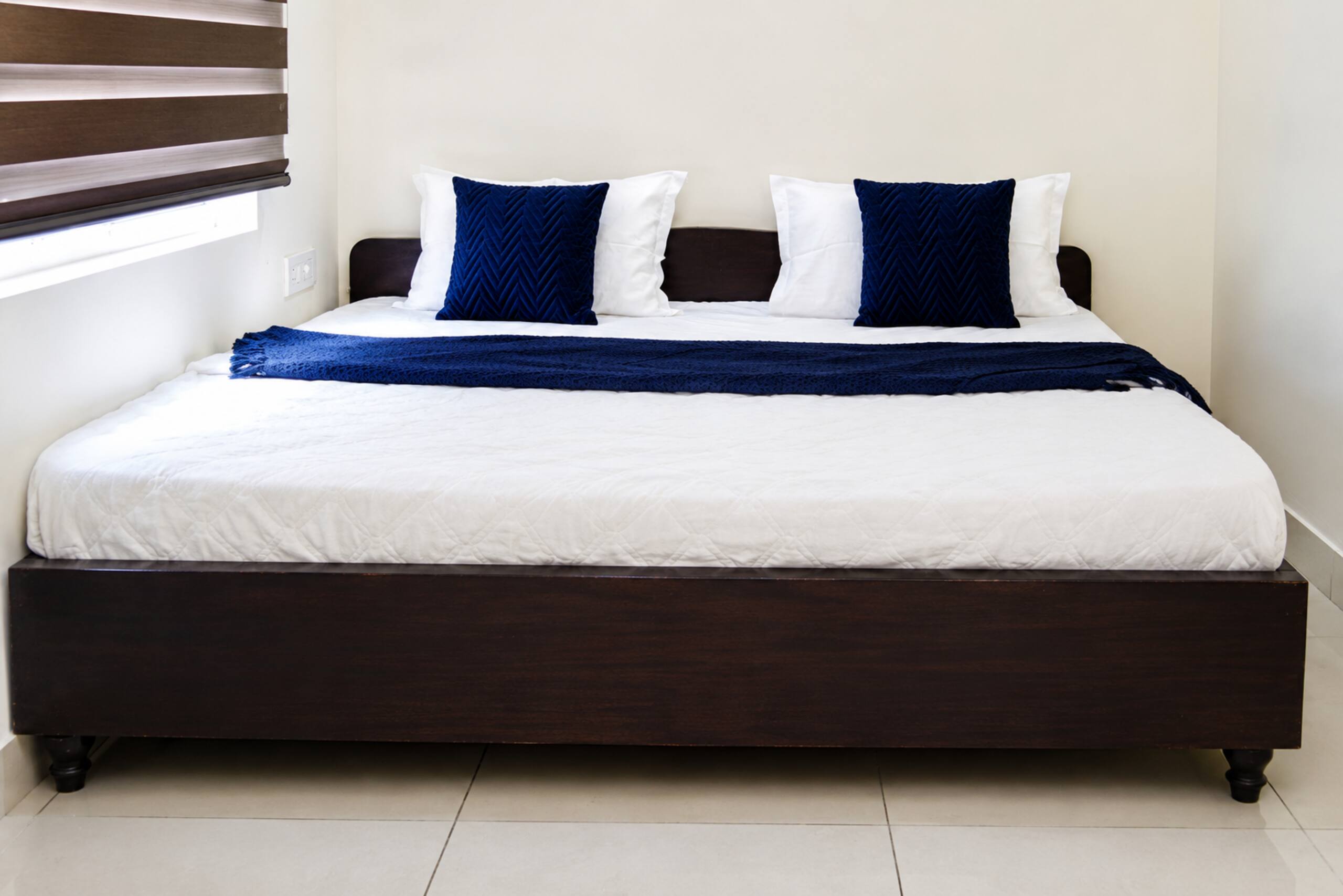 The Icon by RedOlive| 2BHK|Koyambedu|IT park|DLF - Tap to explore photos