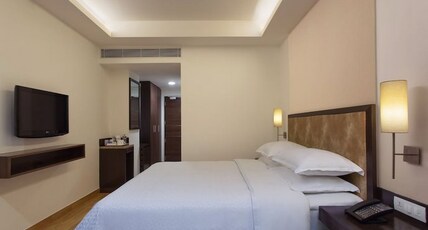 Four Points By Sheraton Vadodara - Marriott International Room Type - Traditional Room King bed