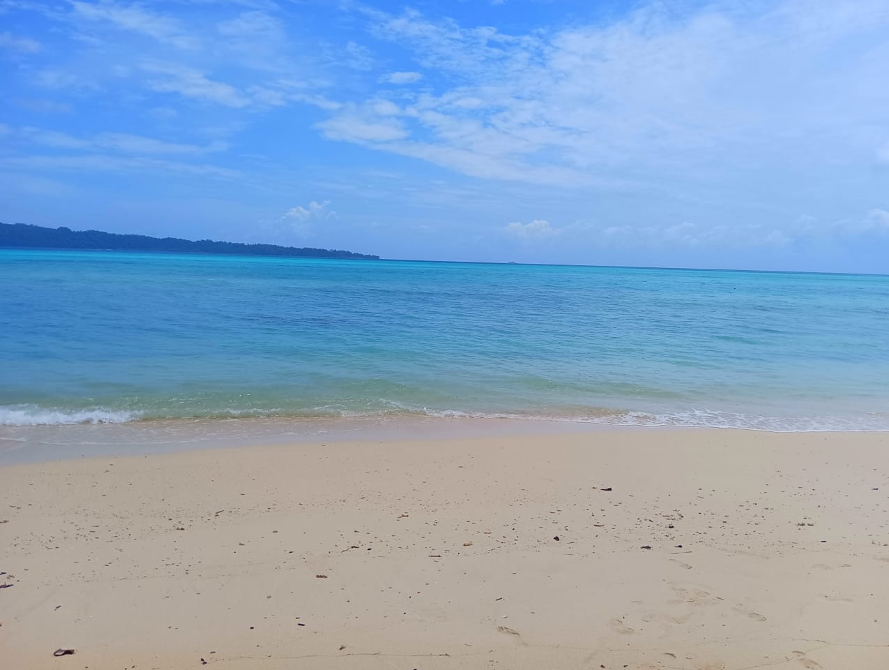 Gold India Beach Resort - Tap to explore photos