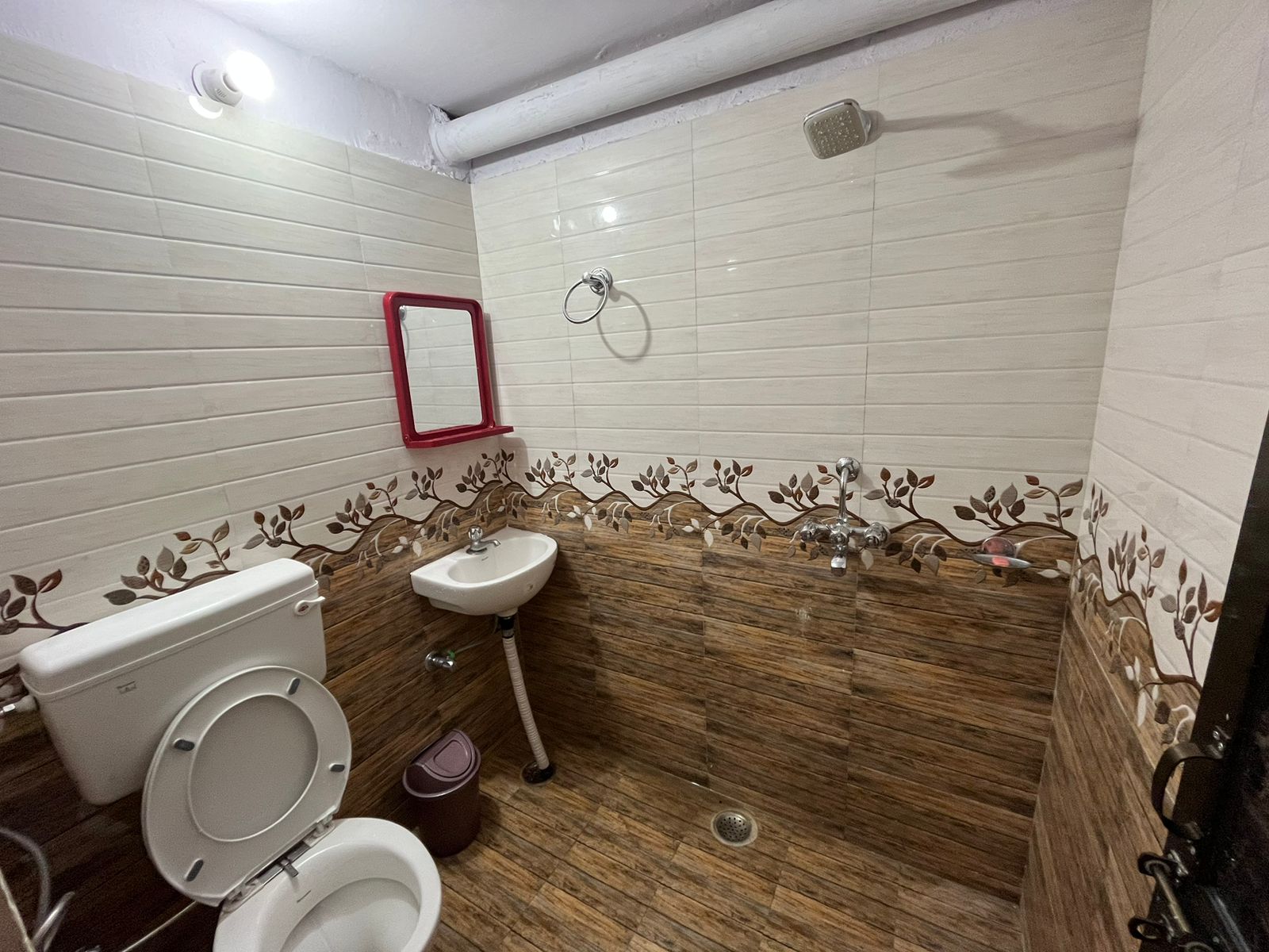 Vishwa Deva Home Stay - Tap to explore photos