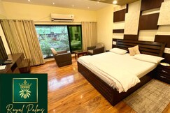 Royal Palms Rental Apartments | Rooms & Caretaker