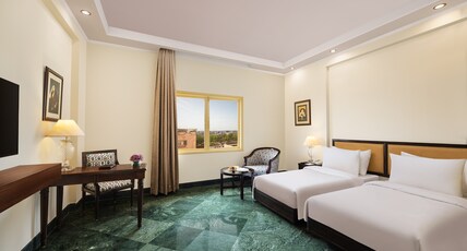 V Sarovar Portico MI Road Jaipur Room Type - Premium Deluxe with Bathtub (Twin Beds) V Sarovar Portico MI Road Jaipur Room Type - Premium Deluxe with Bathtub (Twin Beds)
