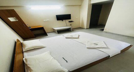 REGAL SUITES Room Type - STANDARD ROOM AC