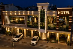 Hotel prakshi palace