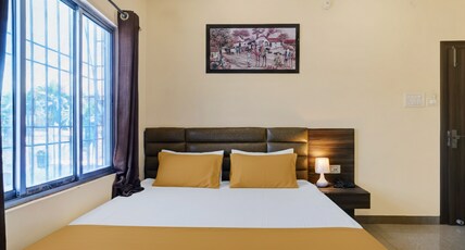 FALCON STAY Room Type - Deluxe King Bed Room FALCON STAY Room Type - Deluxe King Bed Room