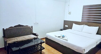 Apsara Residency Room Type - Deluxe Family Room (Non AC)