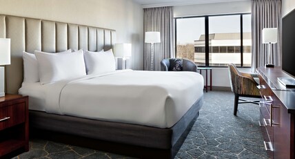 DoubleTree by Hilton Fairfield Hotel & Suites Room Type - 1KG MOB HEAR ACC RI-SHW