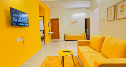Yellow Delight 2BHK Themed flat near US Consulate Room Type - Yellow Delight 2BHK Themed flat near US Consulate