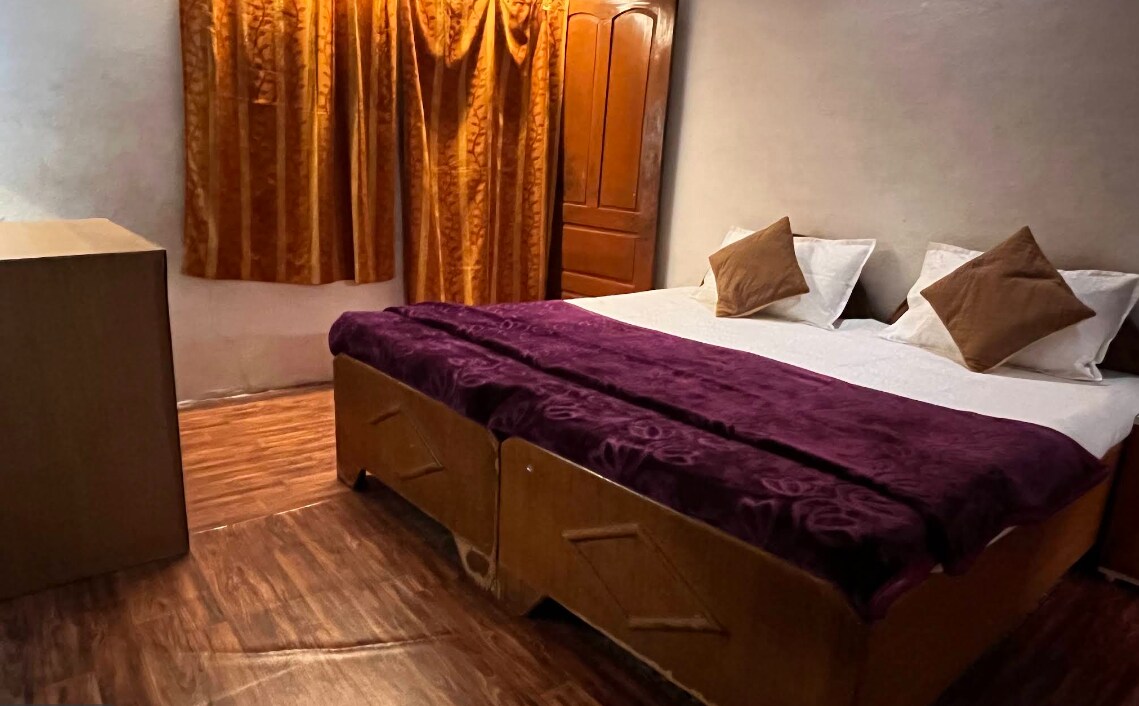 Mahakal home stay - Tap to explore photos