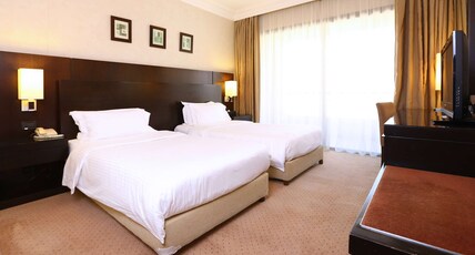 Ramada Plaza by Wyndham Beirut Raouche Room Type - Premium Twin