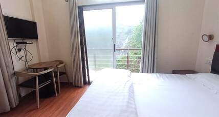 Valley View | Rooms & Cottage Room Type - Deluxe Double Rooms with Balcony
