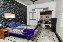 Padmlaxmi Guest house