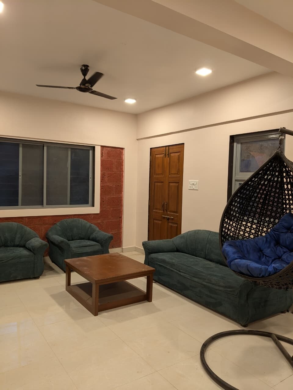Harrys 4BHK Villa by Aawara Stays - Tap to explore photos