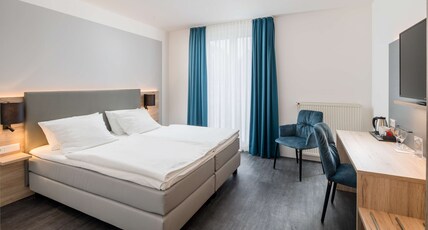 BEST WESTERN HOTEL LIPPSTADT Room Type - 1 King Bed, Business Room, Quiet Location, Flat Screen Television, Modern Design, Full Breakfast