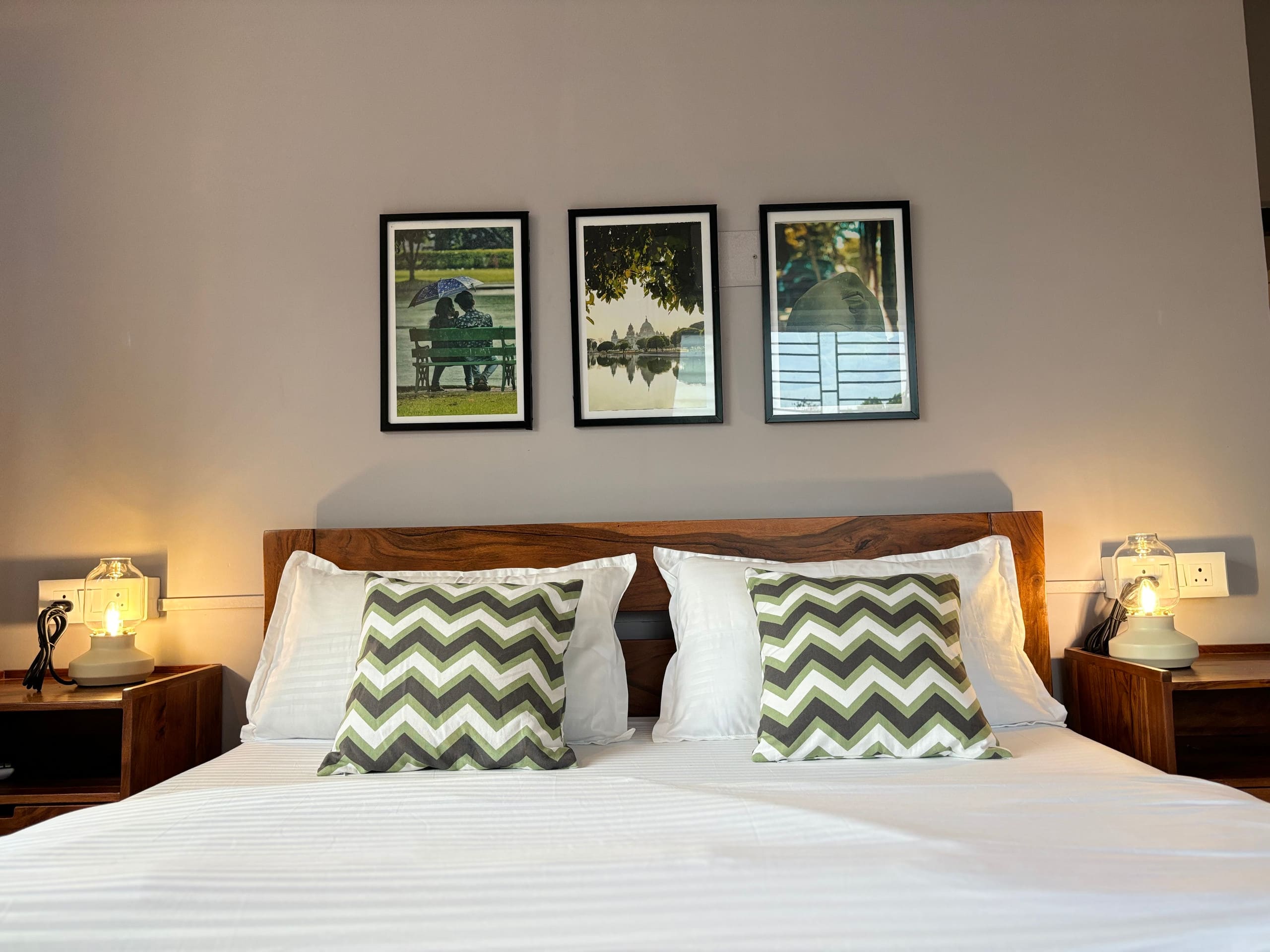 Stylish 2BHK Flat Near Airport - Tap to explore photos