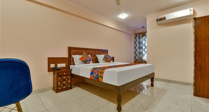 FabHotel JBS Heritage Room Type - Premium Room
