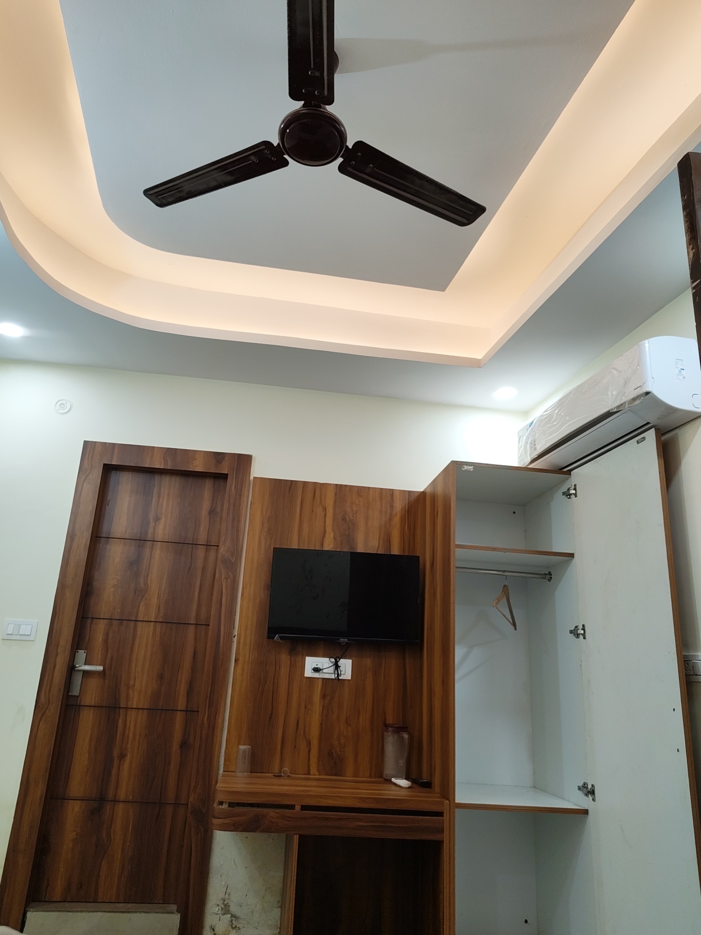 Navya Guest house - Tap to explore photos