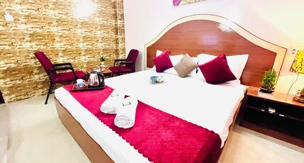 S M TRAVELLERS INN Room Type - Deluxe Room AC S M TRAVELLERS INN Room Type - Deluxe Room AC